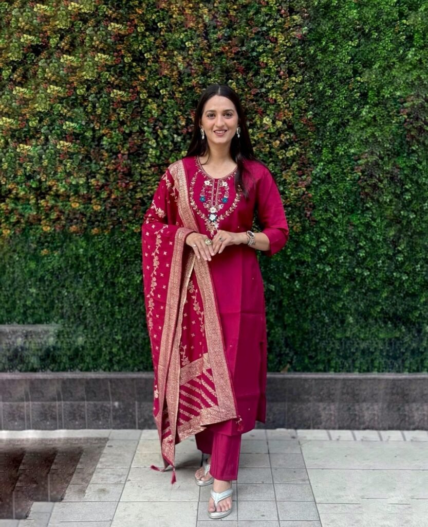 Kurti Pant Duppata Set Roman Silk