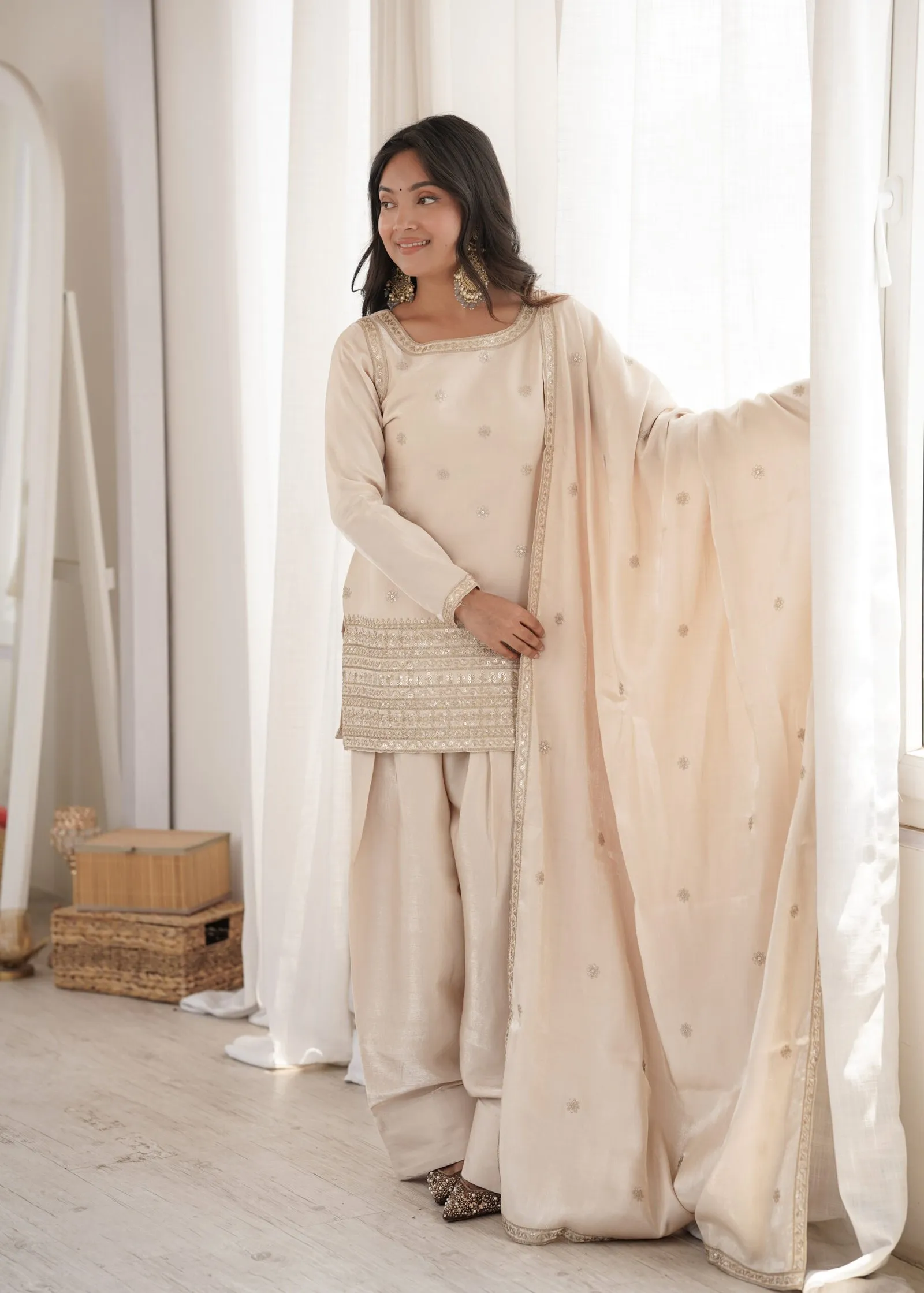 Farshi Salwar Set Glass Roman