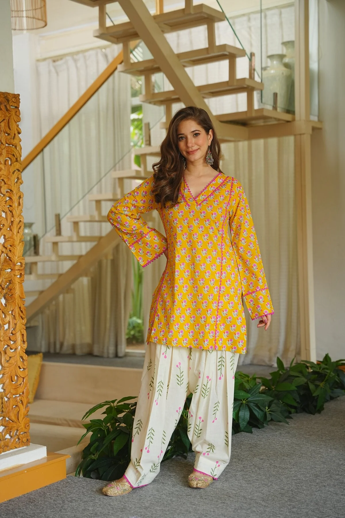 Genda Phool Farshi Salwar